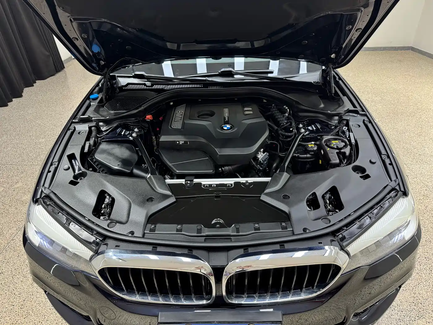 BMW 5 Series 2018 530Li Leading M Sport Package фото 41