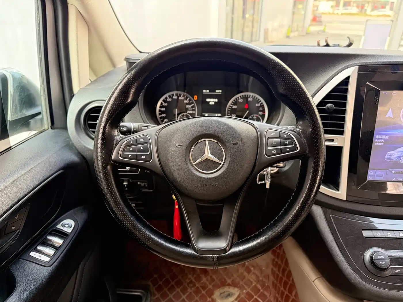 Mercedes-Benz Vito 2018 2.0T Business Edition China VI фото 15