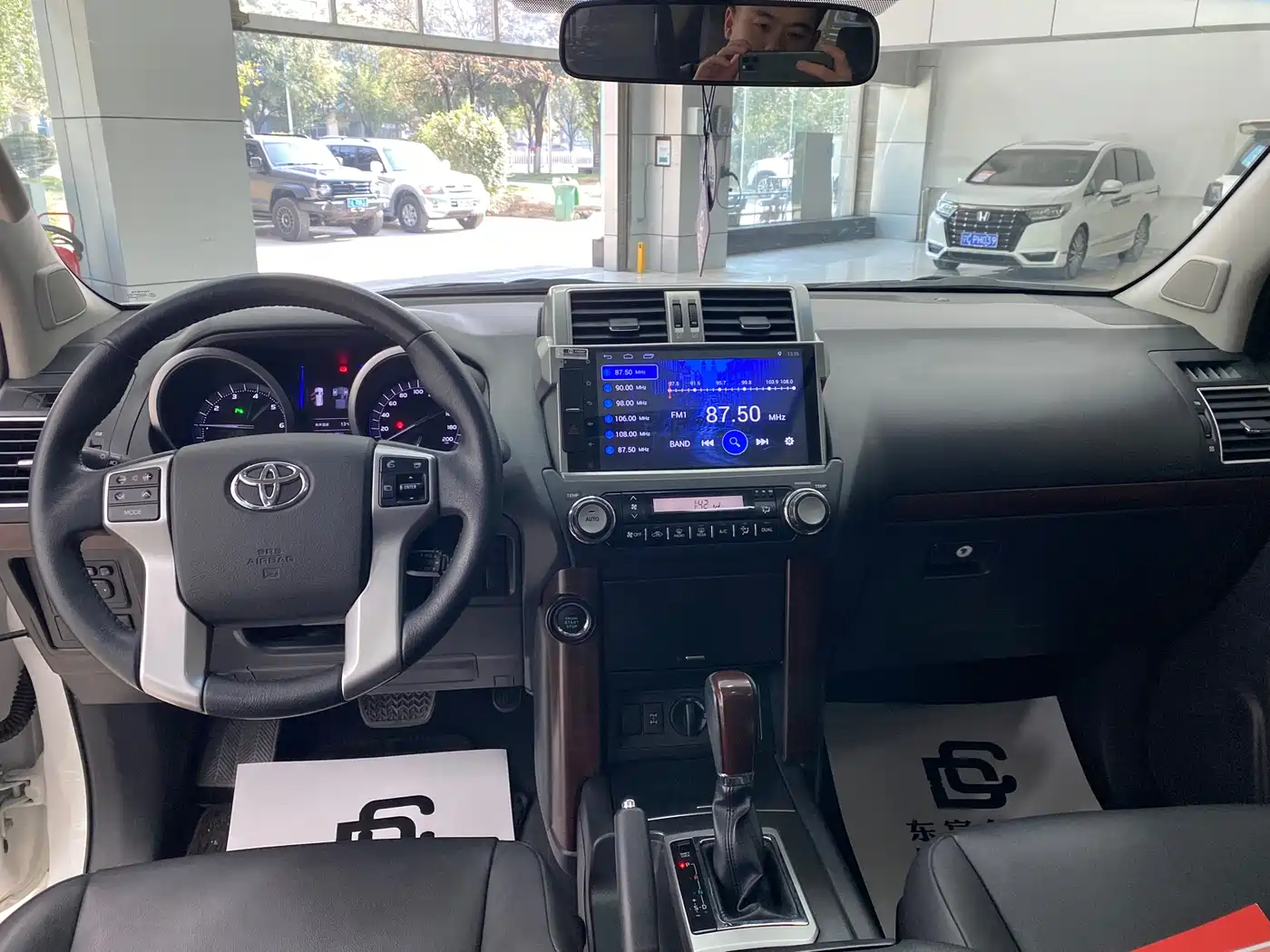 Toyota Prado 2016 3.5L Auto TX-L фото 5