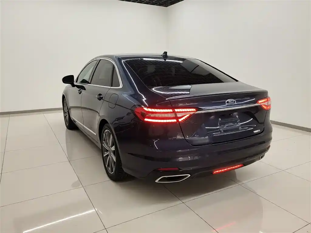 FORD TAURUS