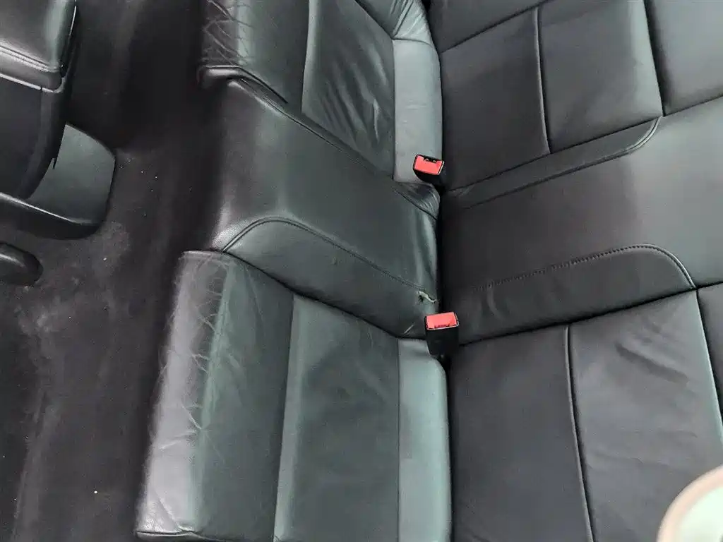 Volkswagen Beetle 2010 1.8T BlackOrange Luxury Edition фото 15