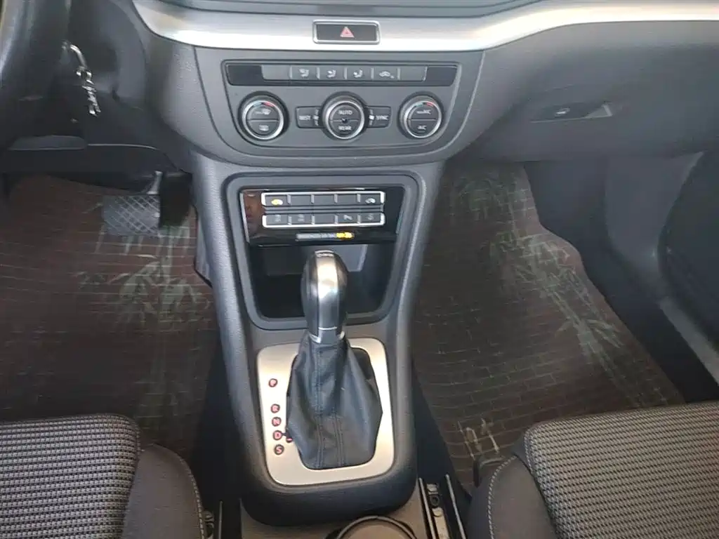 Volkswagen Sharan 2016 380TSI Comfort 7-seater фото 14