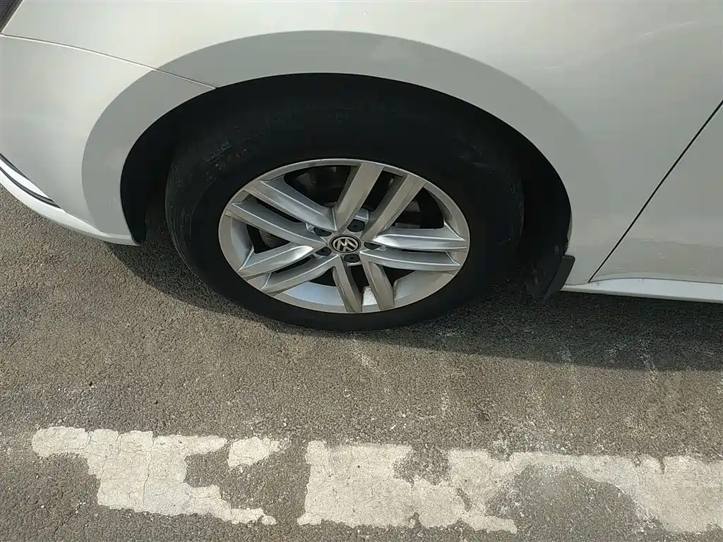Volkswagen Lavida Tour 2017 180TSI DSG Comfort Edition фото 25