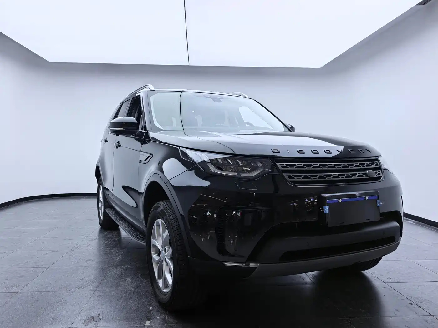 Land Rover Discovery 2018 3.0 SC V6 SE фото 3