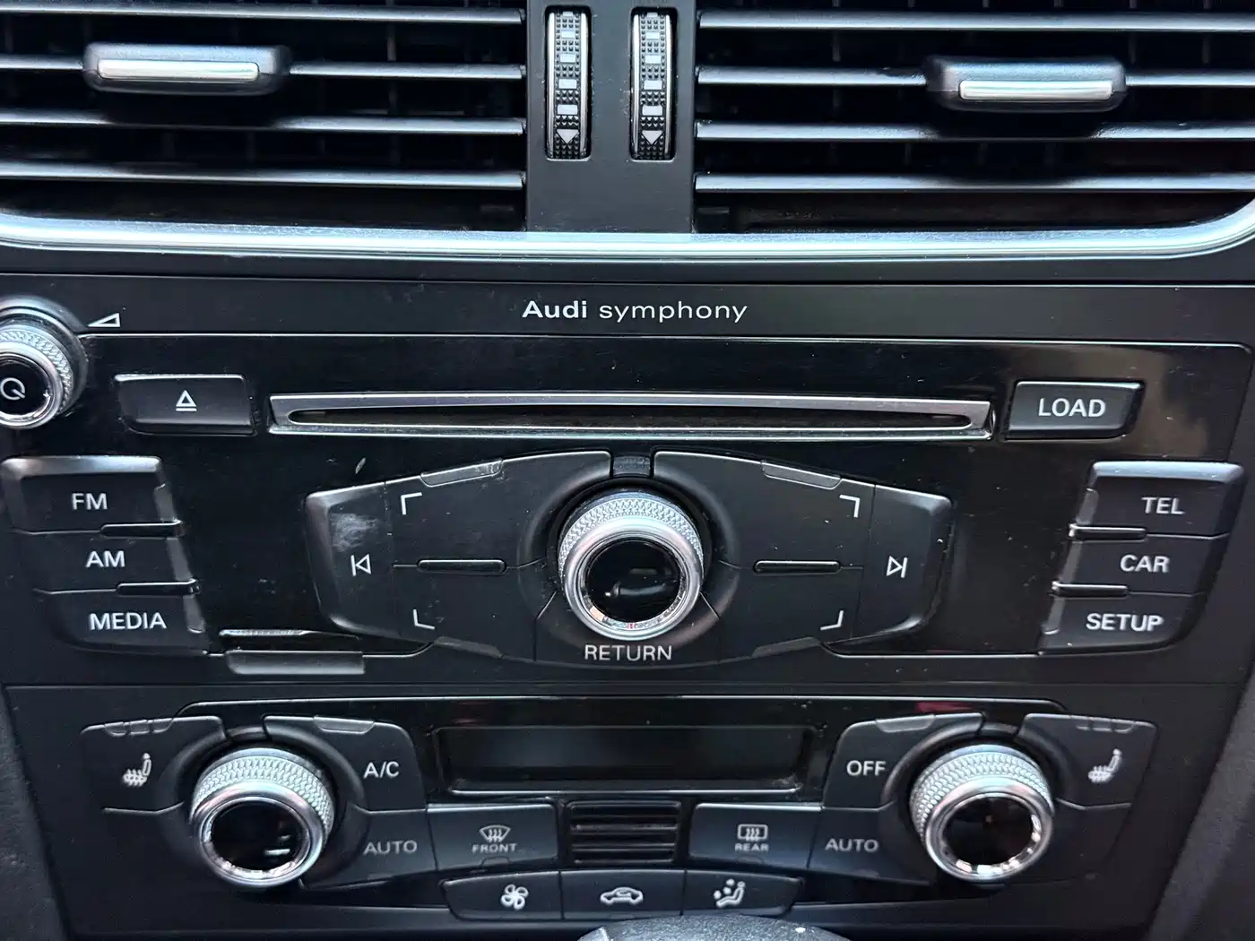 Фото 13 - Audi A4L