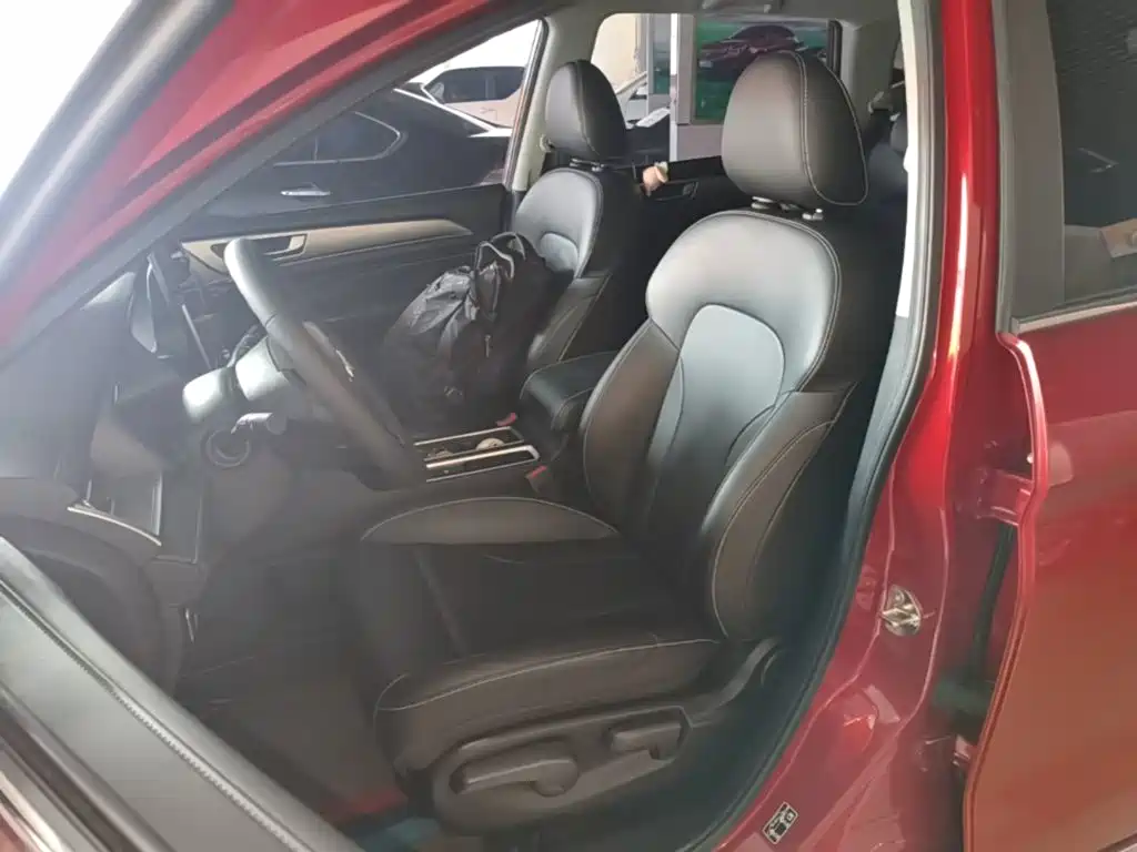 Photo 15 - Haval M6