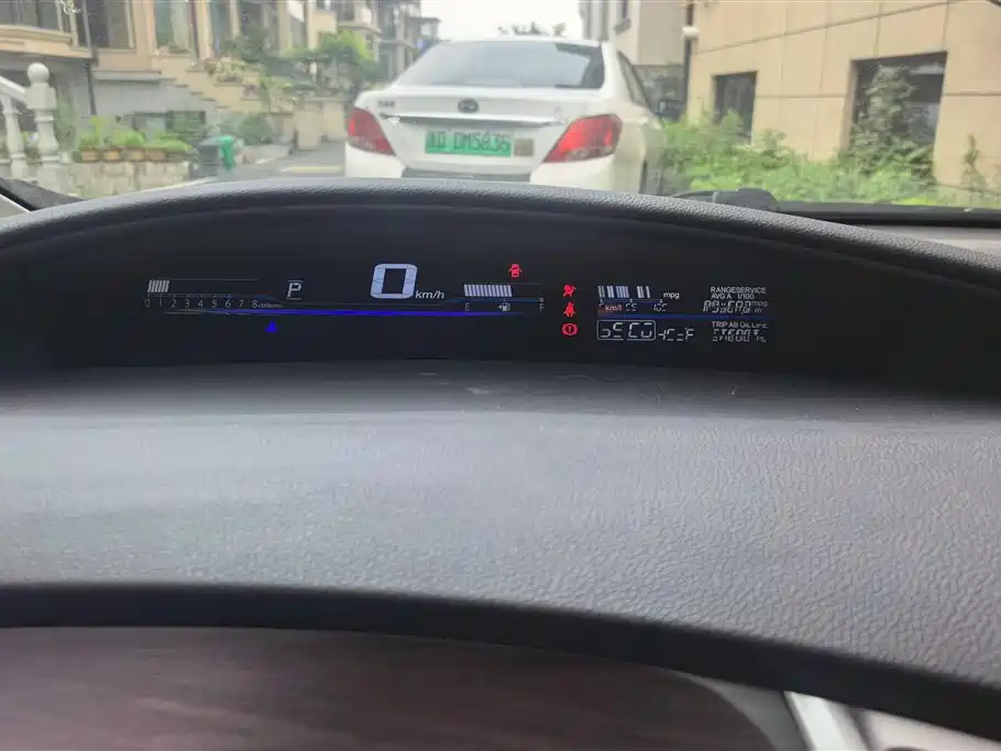 Honda Jade 2016 1.8L Automatic Comfort Elite Version 5-seater фото 14