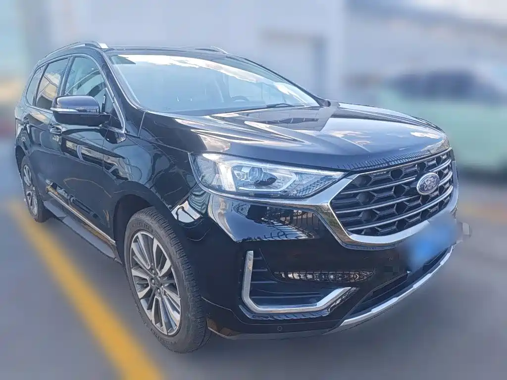Фото 24 - Ford Edge