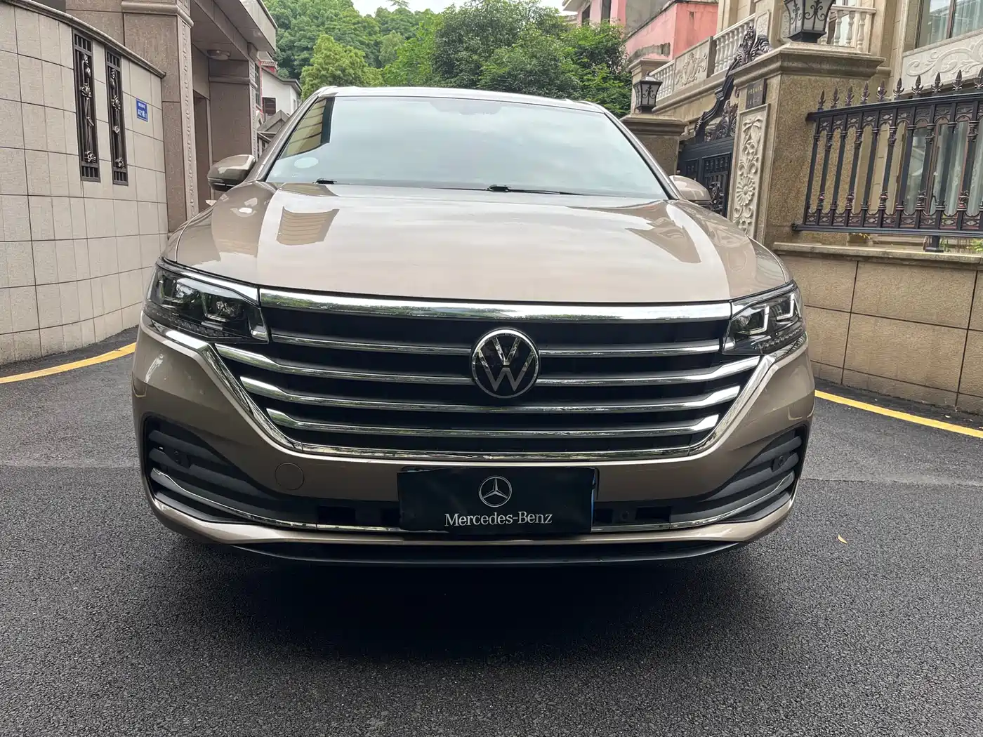 Volkswagen Viloran 2020 330TSI Luxury Edition фото 2