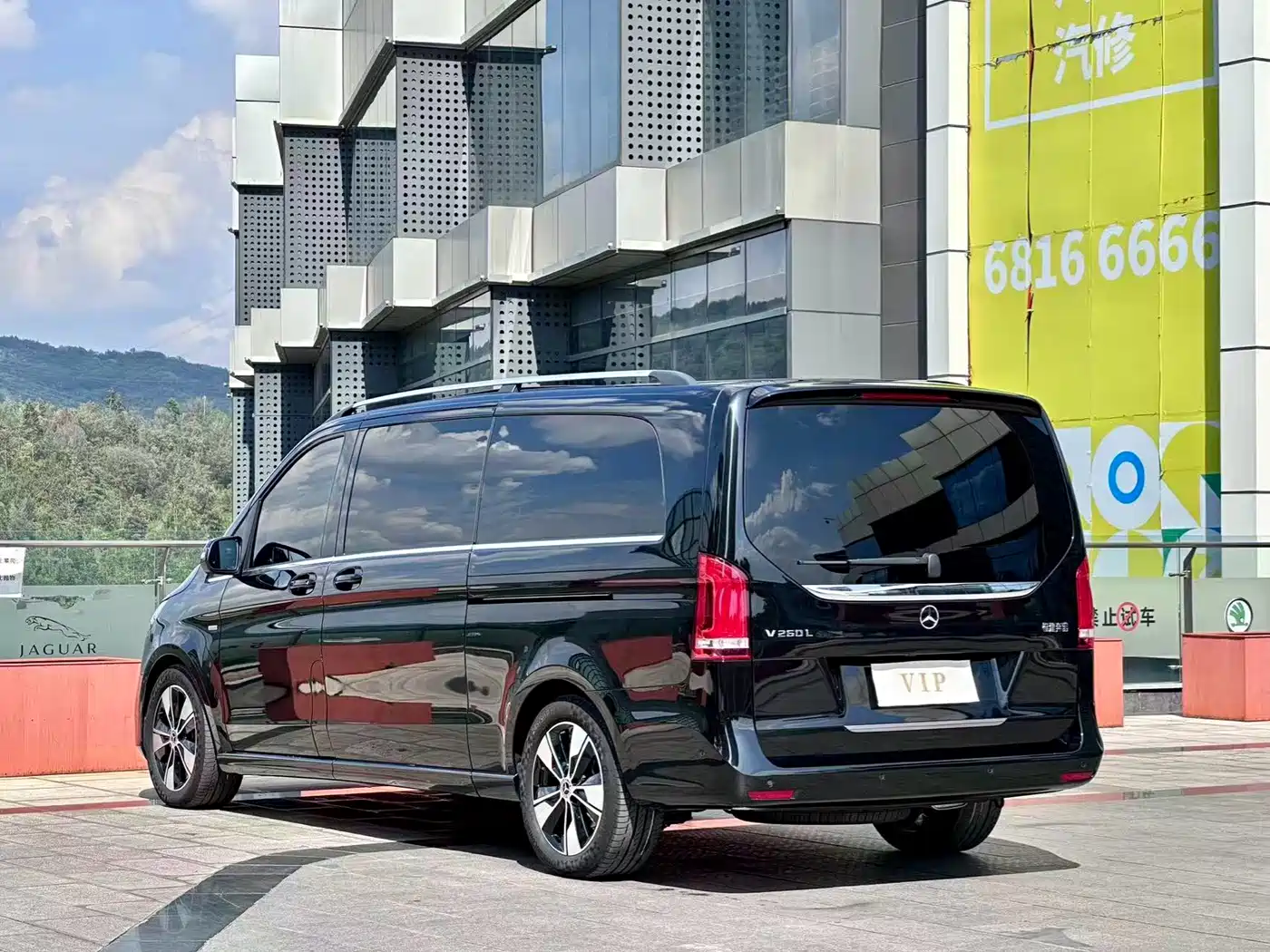 Mercedes-Benz V-Class 2022 V 260 L Long Wheelbase Prestige Edition фото 17