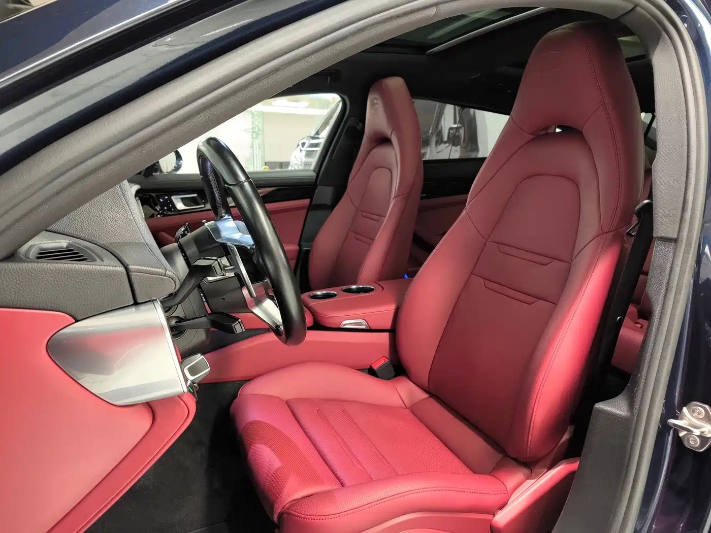 Porsche Panamera 2017 Panamera 4 Executive Long Wheelbase 3.0T фото 16