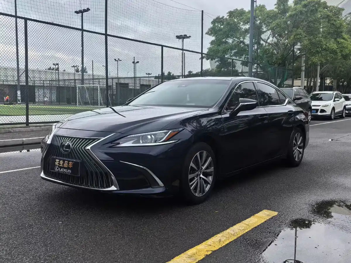 Lexus ES 2020 200 Excellence