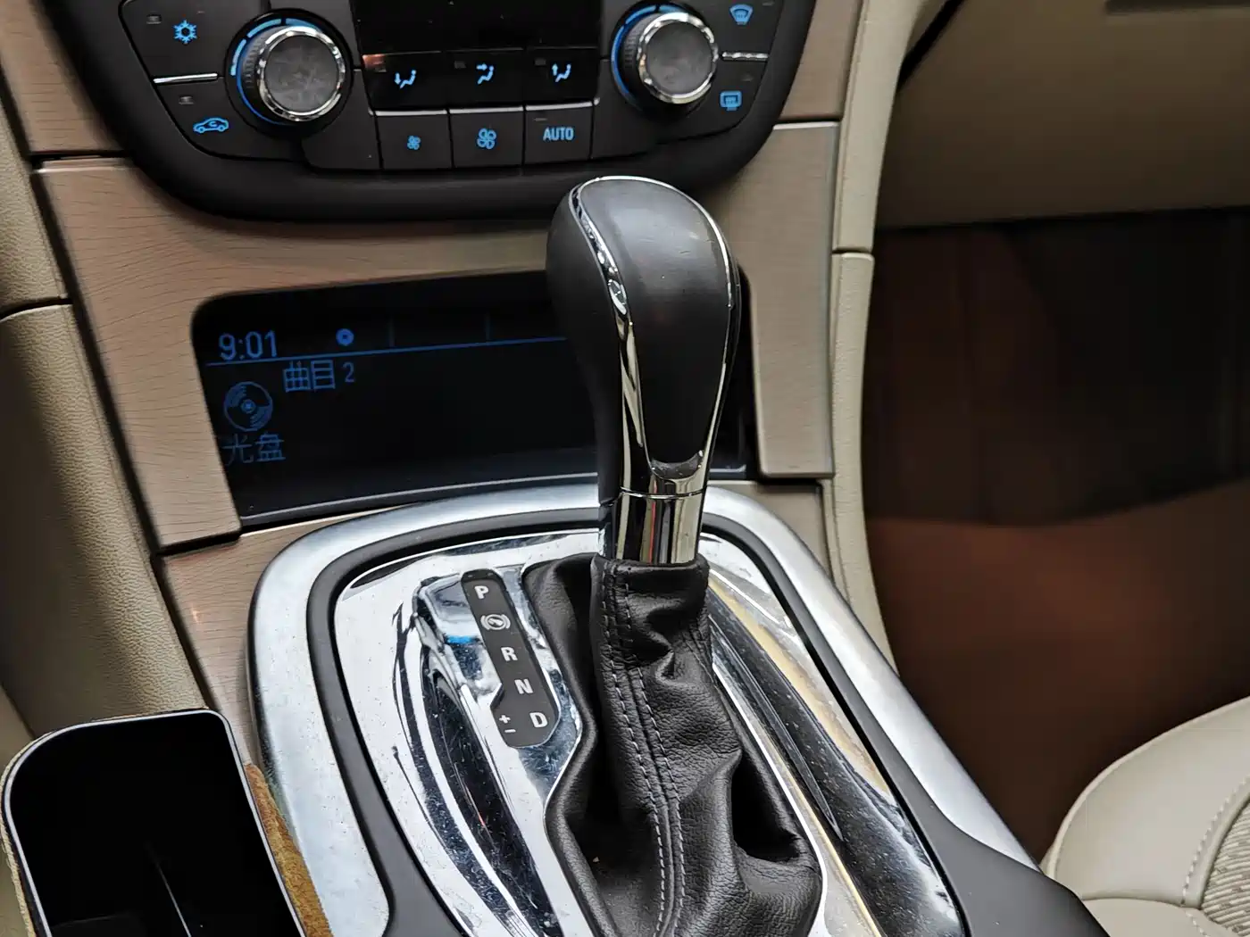 Buick Regal 2012 Model 2.0L Comfort фото 18