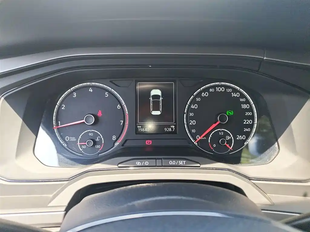 Volkswagen Polo 2019 Plus 1.5L Automatic Panorama Enjoyment Edition фото 7