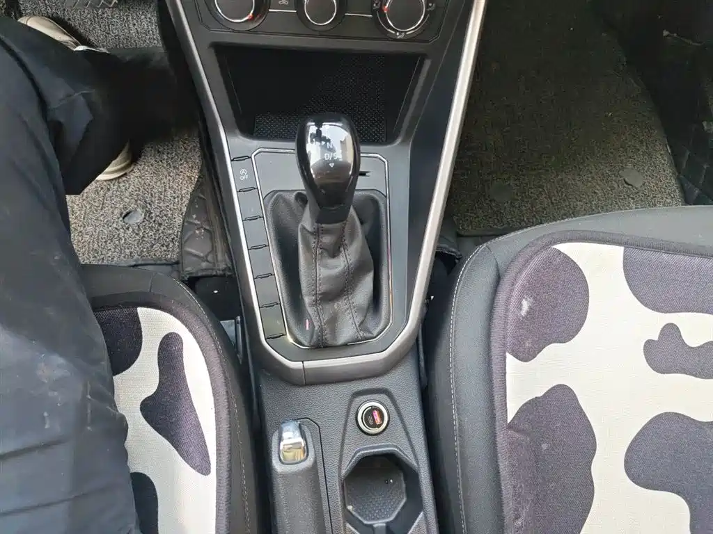 Volkswagen Polo 2019 Plus 1.5L Automatic Panorama Enjoyment Edition фото 10