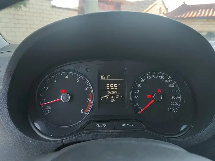 Volkswagen Polo 2016 1.4L Manual Trend фото 14