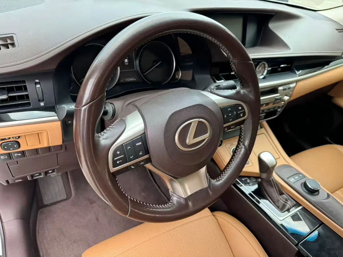 Lexus ES 2015 200 Comfort Edition фото 12