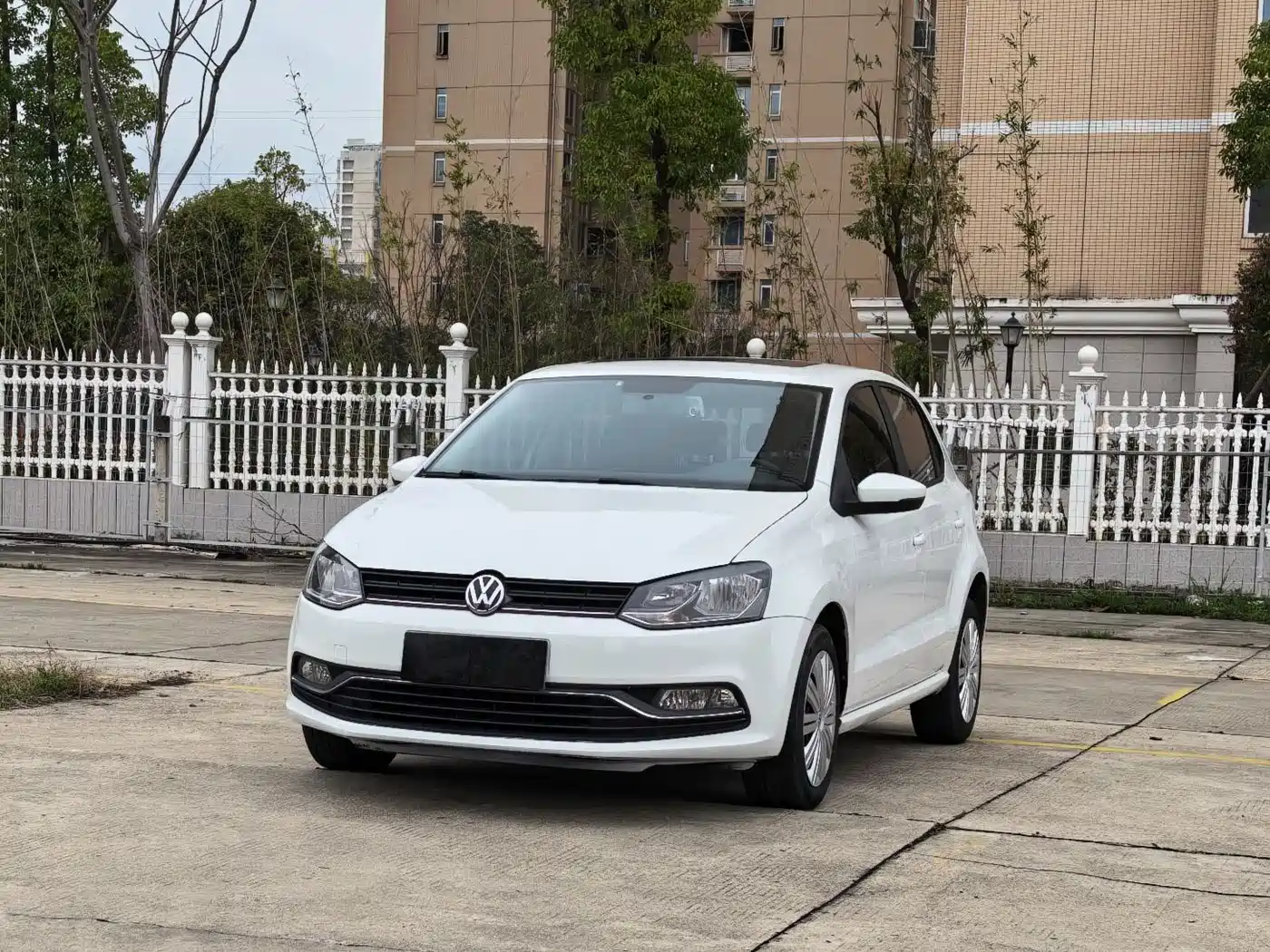 Volkswagen Polo 2016 1.6L Automatic Luxury