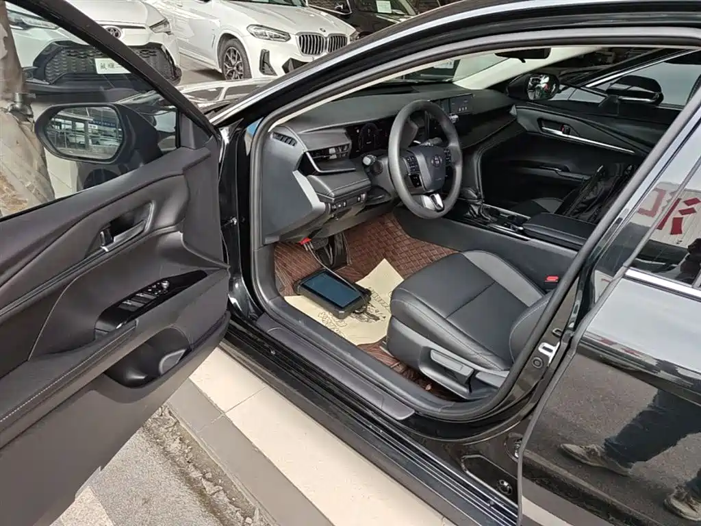 Toyota Camry 2024 2.0E Elite Edition фото 15