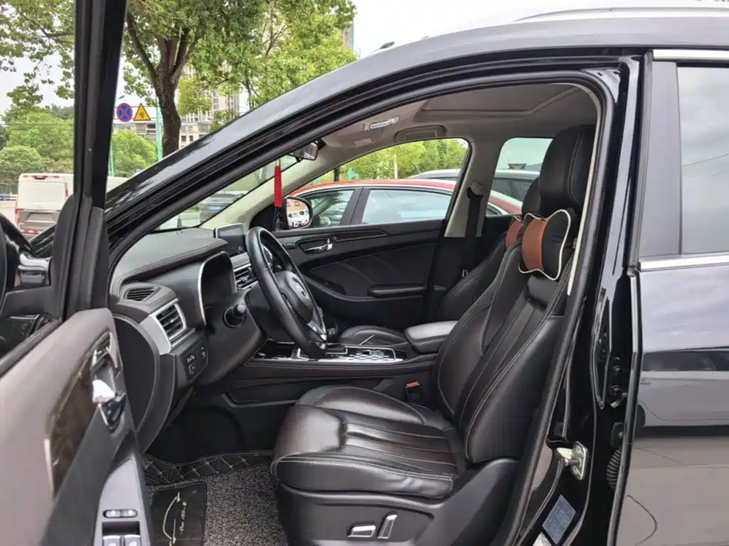 Dongfeng Fengguang Fengguang 580 2020 2020 1.5T CVT Luxury