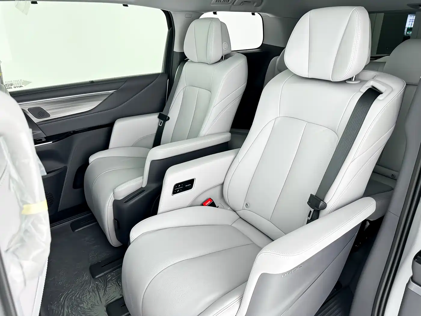 Buick GL8 2025 Land Honor Premium Edition фото 5
