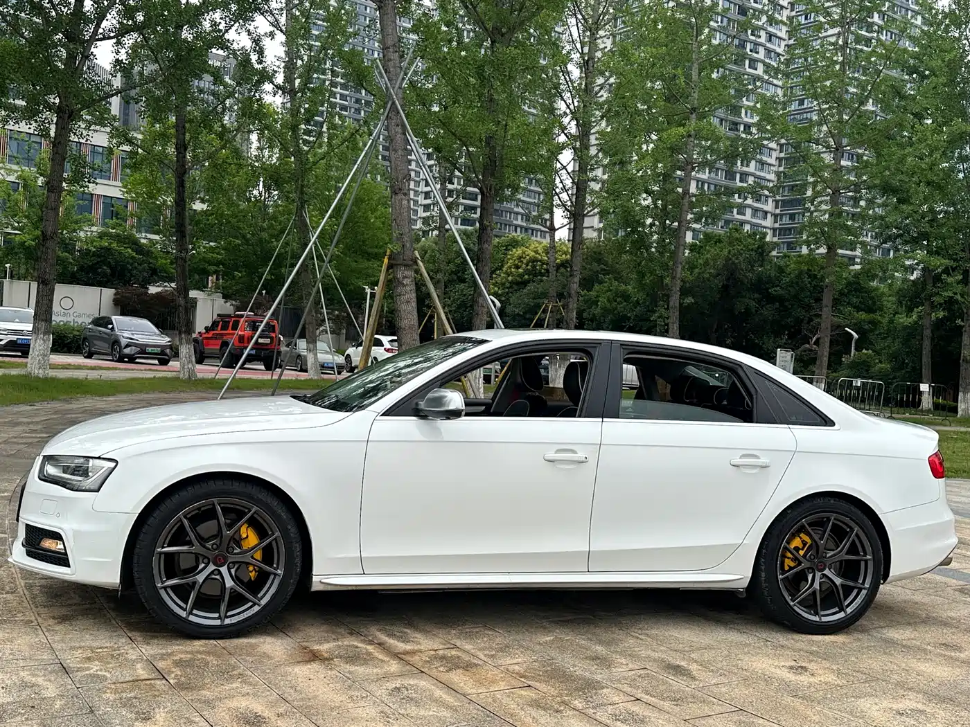 Audi A4L 2013 40 TFSI quattro Personality Sport фото 8
