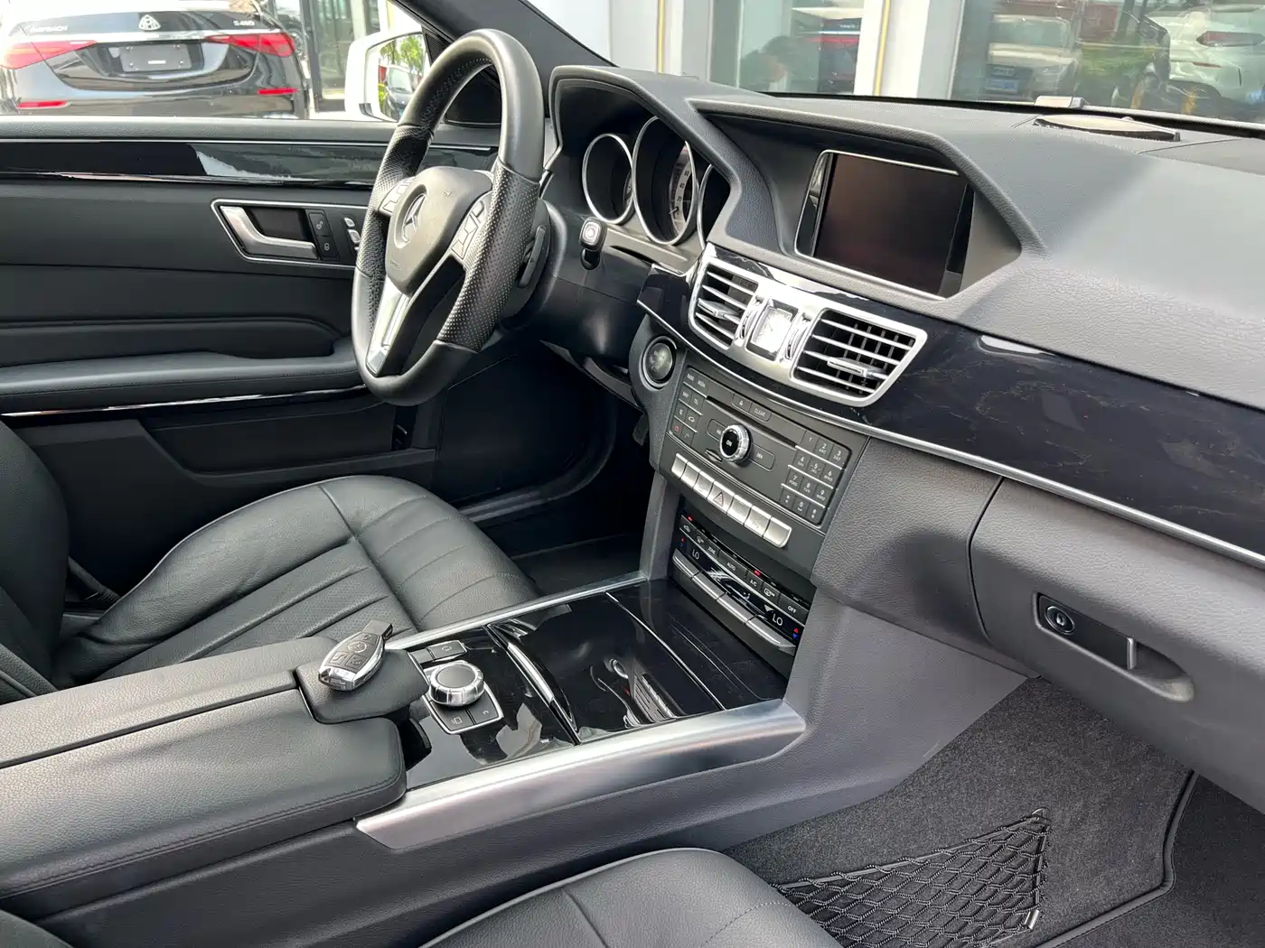 Mercedes-Benz E-Class 2015 Facelift E 260 L Sport фото 20