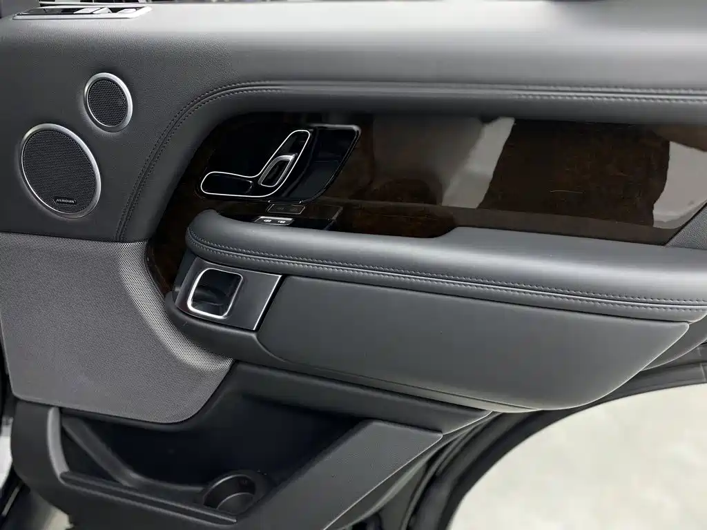 Фото 25 - Land Rover Range Rover