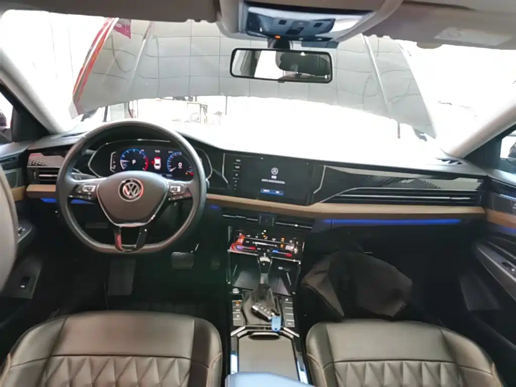 Volkswagen Passat 2021 Model 380TSI Luxury Edition фото 10