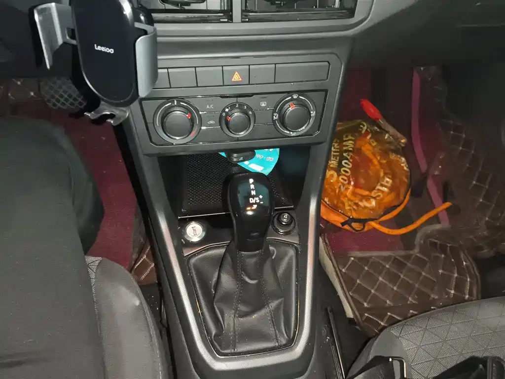 Volkswagen T-Cross 2021 1.5L Auto Trend Edition фото 10