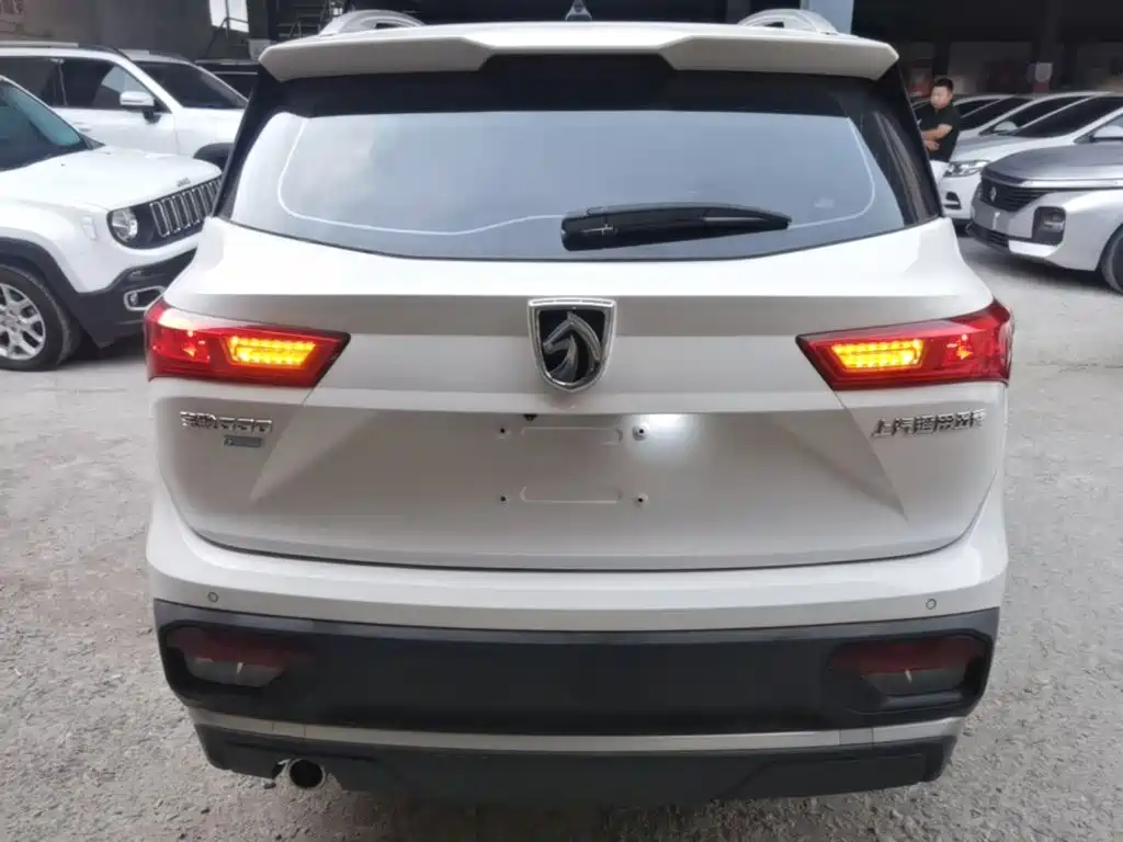 Baojun 530 2021 2021 Global Vehicle Anniversary Edition 1.5T Manual Premium 7-seater