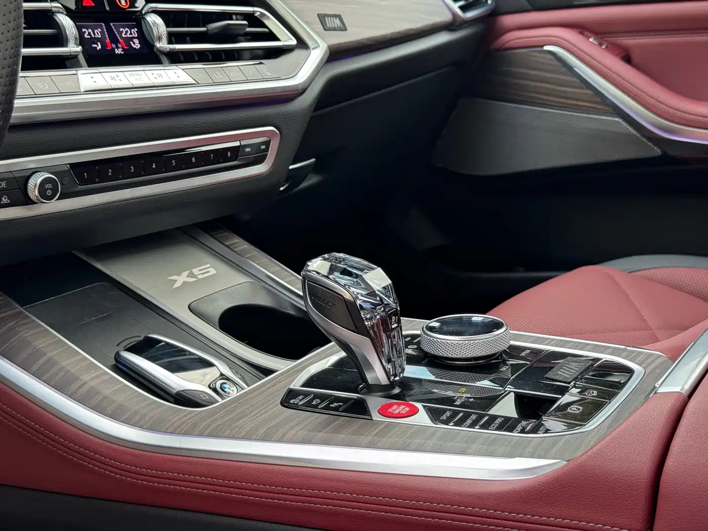 BMW X5 2022 Model xDrive 40Li M Sport Package фото 12