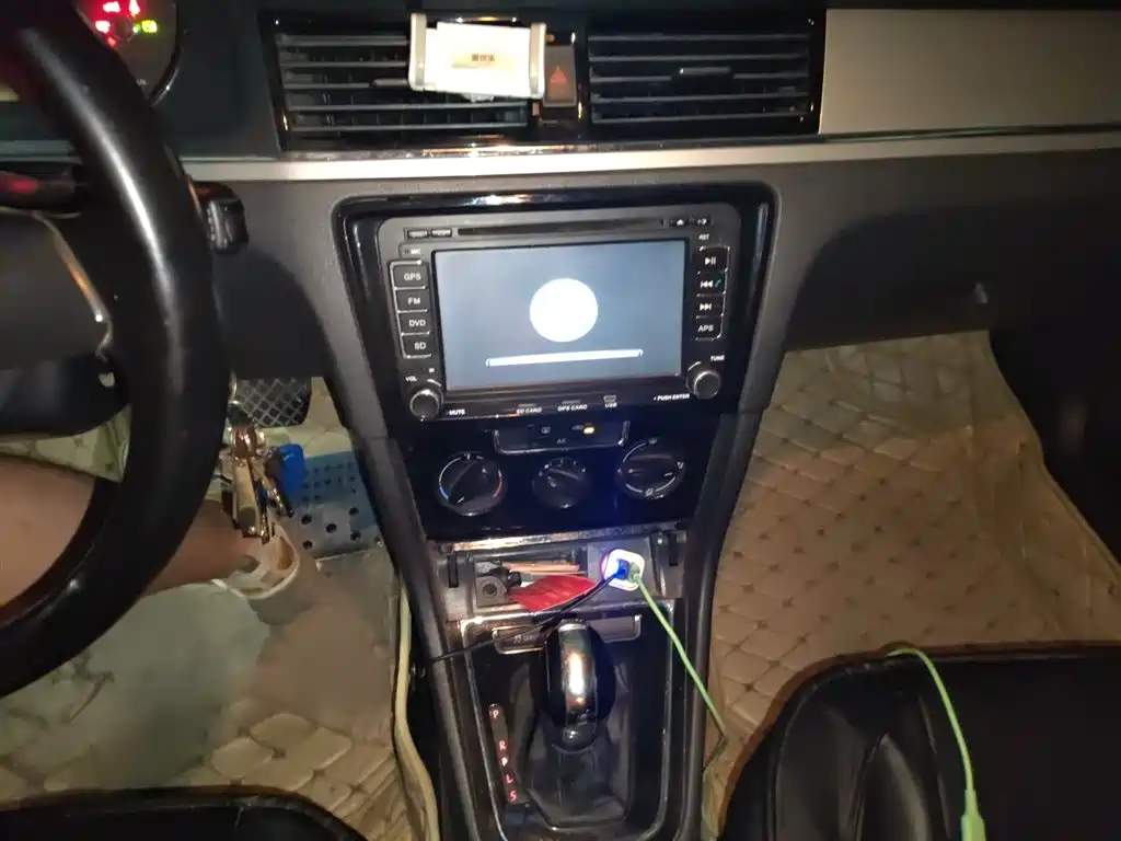 Volkswagen Bora 2014 1.6L Automatic Fashion Edition фото 9