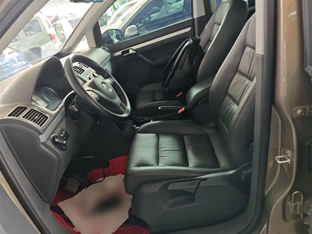 Volkswagen Touran 2015 1.4T DSG Comfort Edition 5-seater фото 15