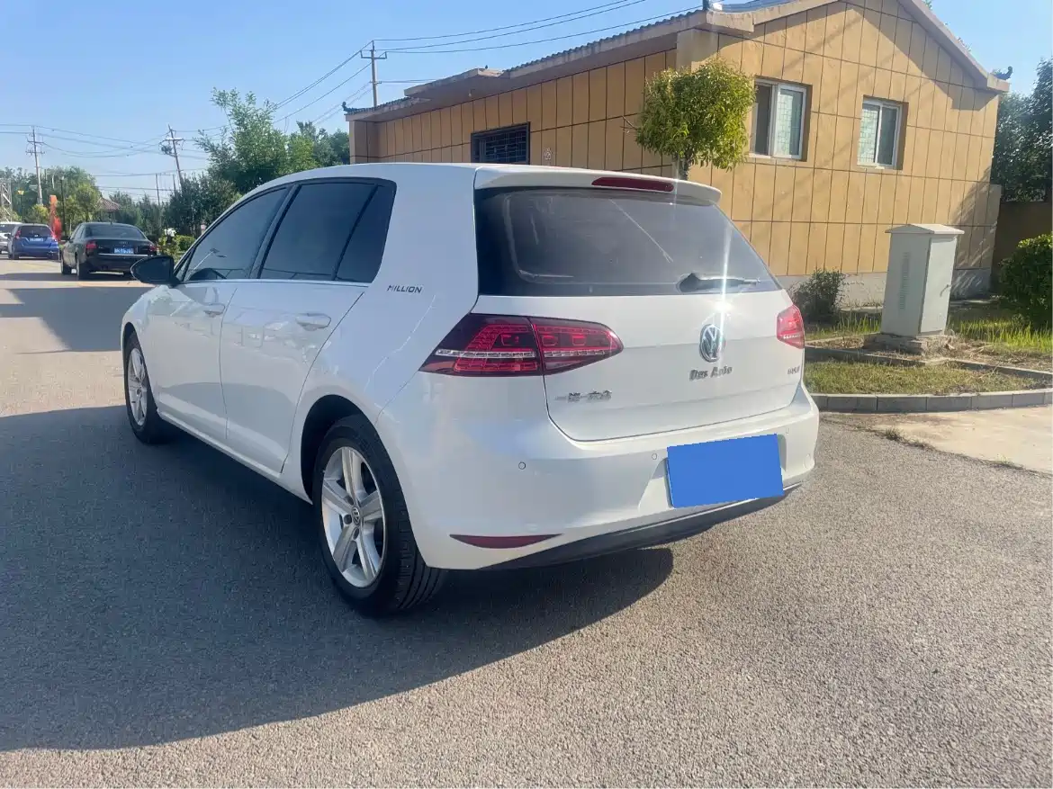 Volkswagen Golf 2016 1.6L Automatic Comfort фото 16