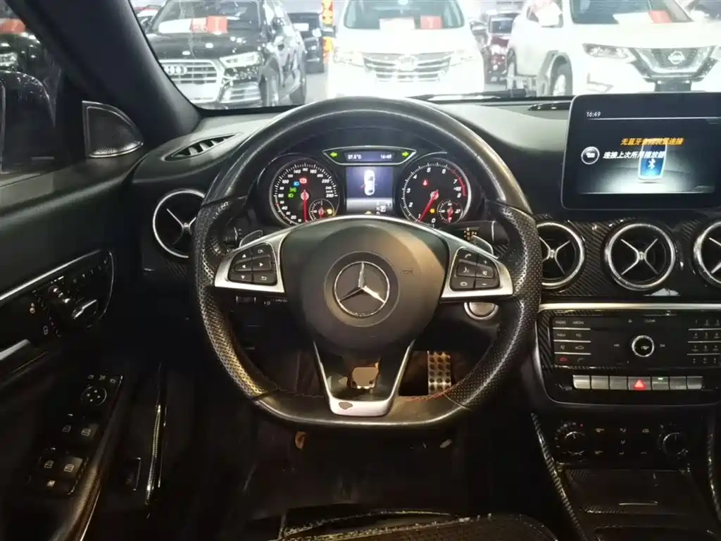 Mercedes-Benz CLA (Import) 2016 Facelift CLA 220 4MATIC фото 11
