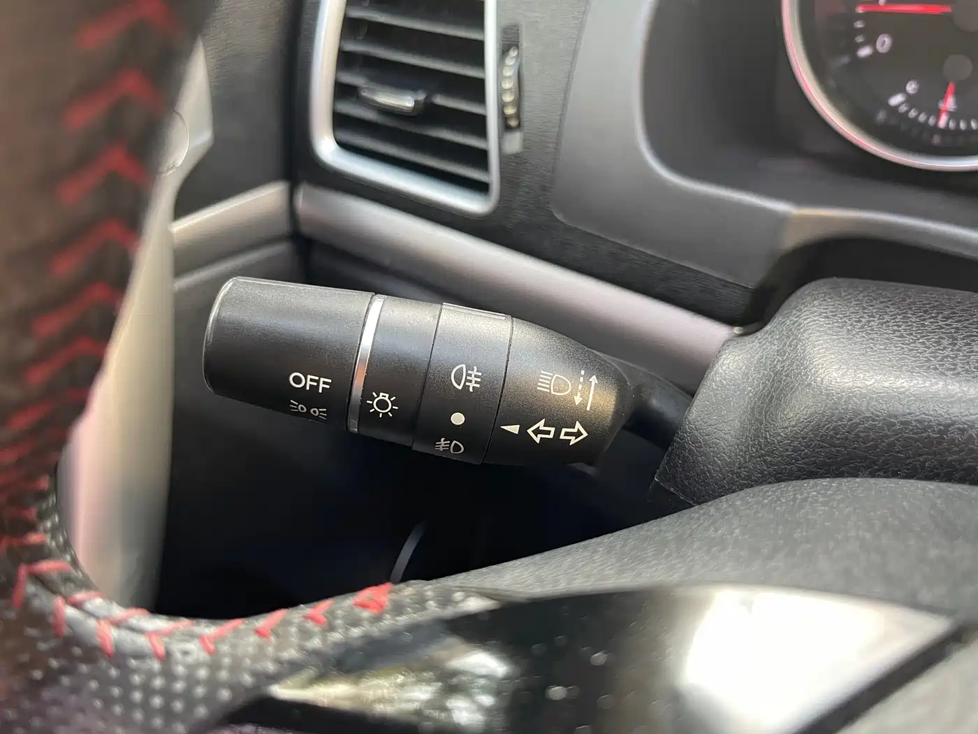 Haval M6 2017 1.5T Automatic 2WD Elite фото 25