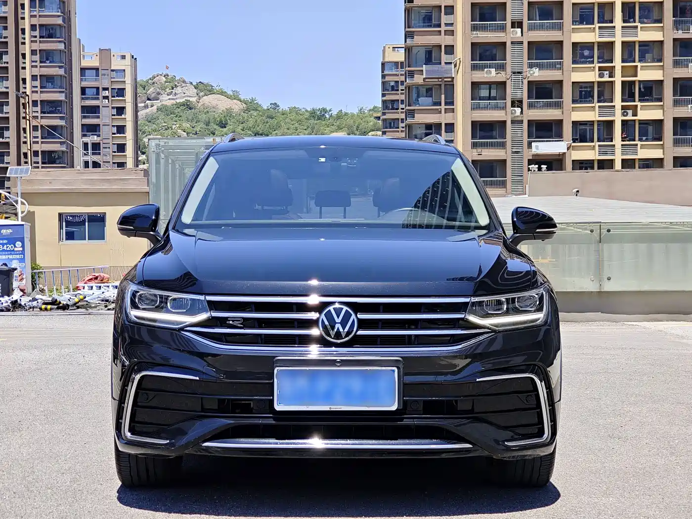 Volkswagen Tiguan L 2024 330TSI Automatic 2WD R-Line Premium Enjoyment Edition фото 2