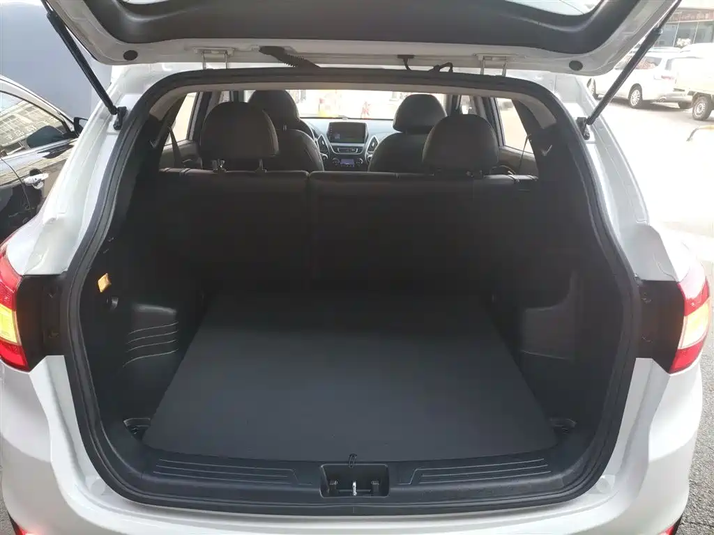 Hyundai Beijing Hyundai ix35 2015 2.0L Automatic 2WD Smart Type China IV фото 15
