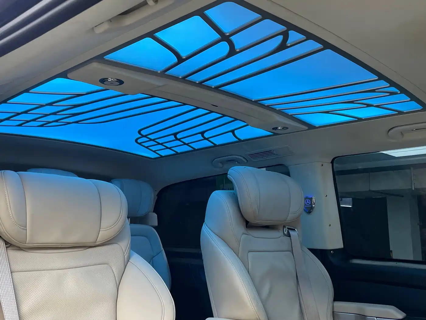 Mercedes-Benz Vito 2023 2.0T Elite 7-Seater фото 9