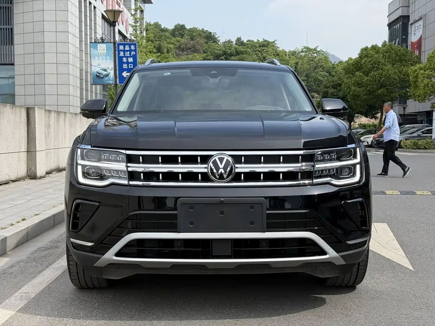 Volkswagen Teramont 2024 380TSI 4WD Dragon Auspicious Edition фото 2