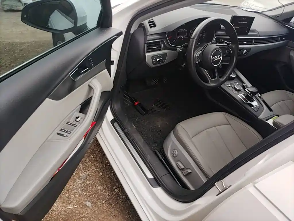 Фото 16 - Audi A4L