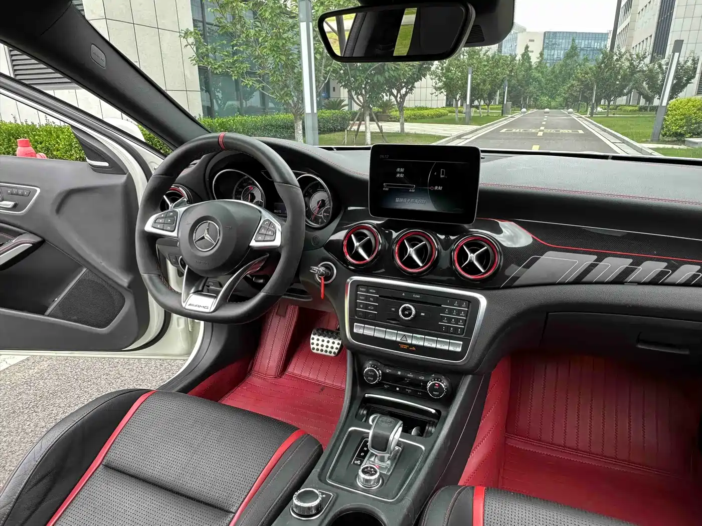 Mercedes-Benz GLA AMG 2017 AMG GLA 45 4MATIC фото 13
