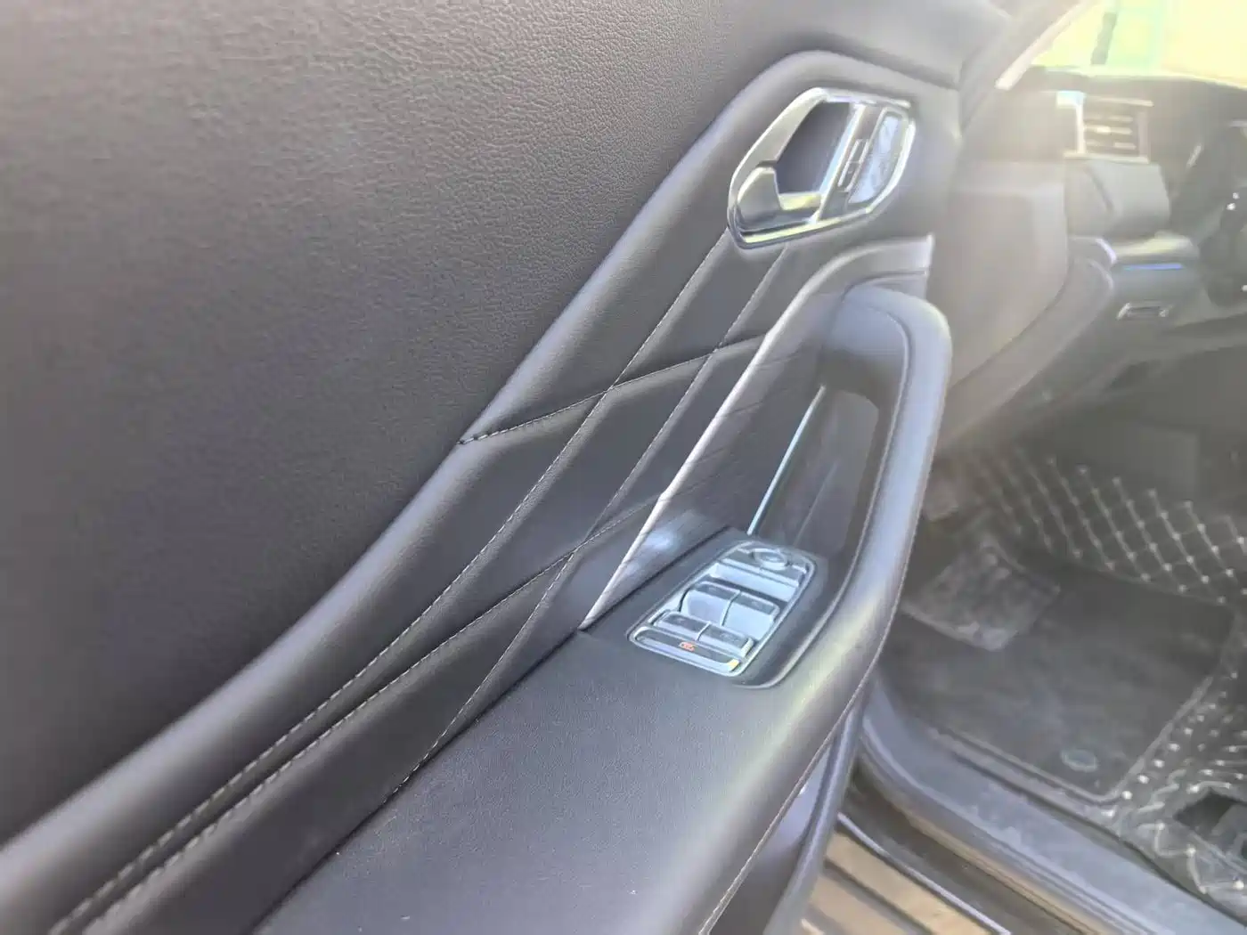 Hongqi HONGQI HS7 PHEV