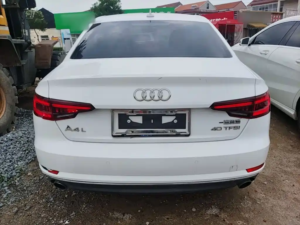 Фото 6 - Audi A4L