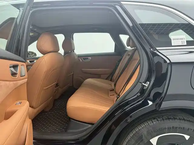 Photo 15 - Shangjie SUV