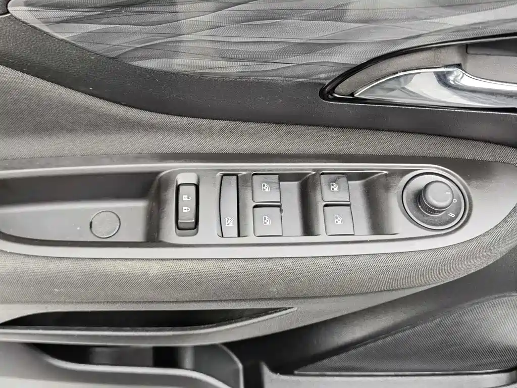 Фото 9 - Buick Encore
