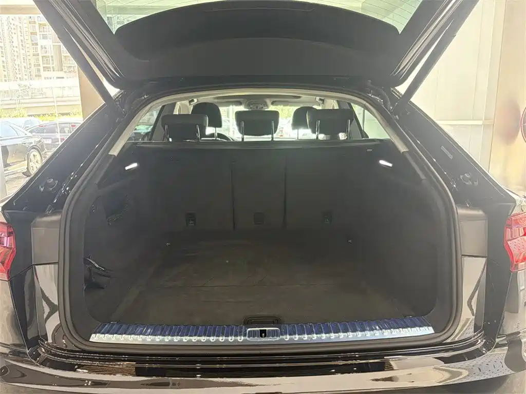 Audi Q8 2021 2022 55 TFSI Luxury Dynamic