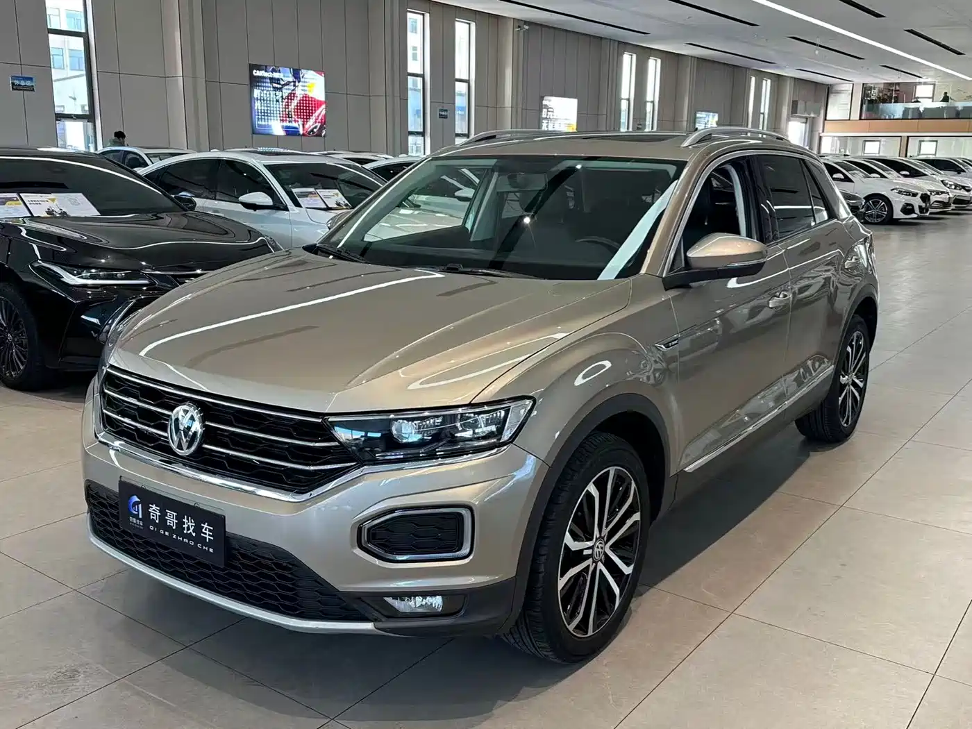 Volkswagen T-ROC 2019 280TSI DSG 2WD Comfort Type China V фото 3