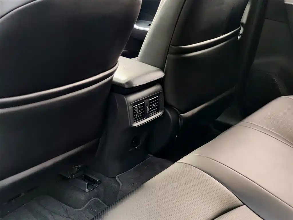 Toyota Wildlander 2022 Facelift 2.0L CVT 2WD Leading Edition фото 9